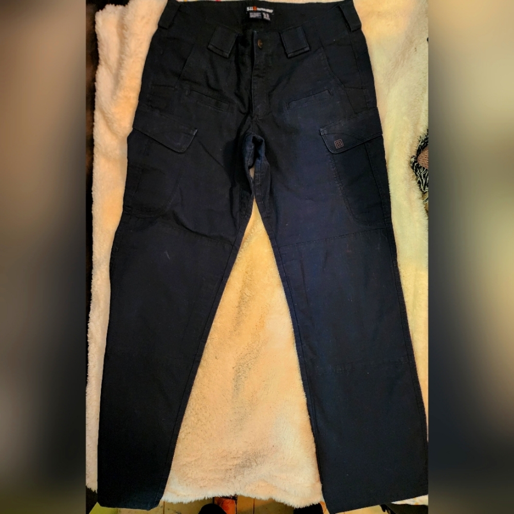Womens 5.11 Tactical Series Navy Double Layered Knee Cargo Pants Size 6 NWOT's.